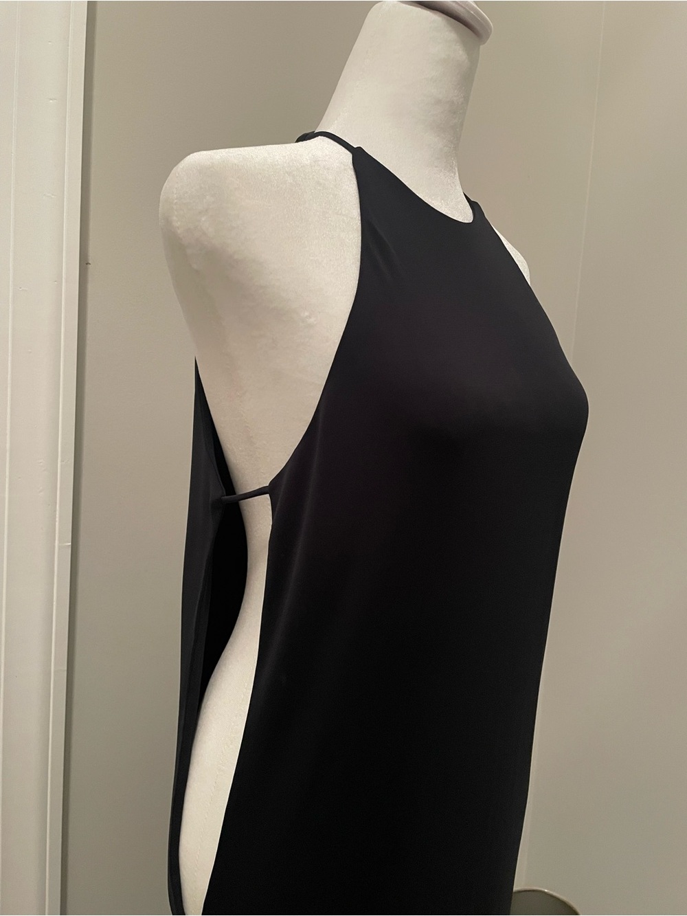 KHY Women's Black Keyhole Gown - Picture 5 of 10